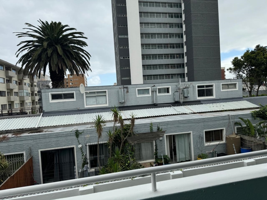 2 Bedroom Property for Sale in Sea Point Western Cape